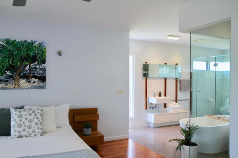 Casuarina Beachfront House - Hostie Properties - Accommodation Rockhampton 8