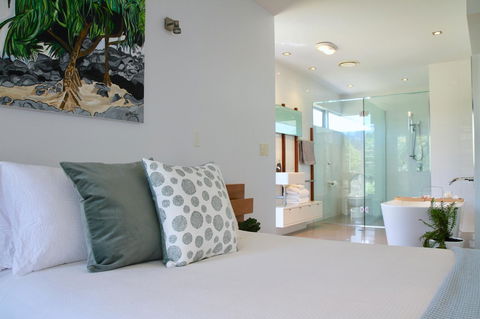 Casuarina Beachfront House - Hostie Properties - Accommodation Rockhampton 9