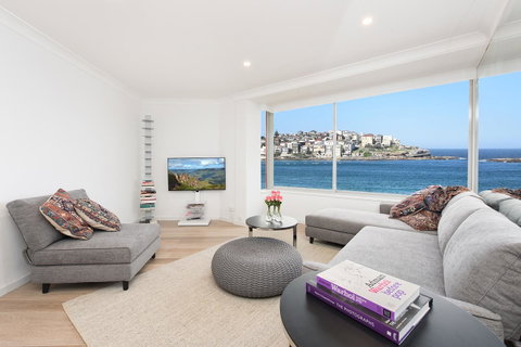 Right On Bondi - Accommodation Rockhampton 0