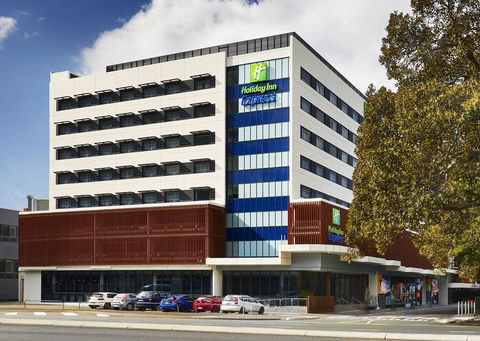 Holiday Inn Express Newcastle, An IHG Hotel - Accommodation Rockhampton 1