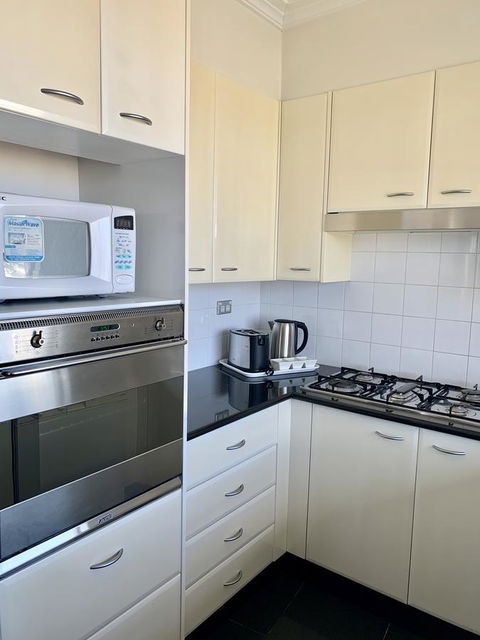 Castle Serviced Apartments - Accommodation Rockhampton 0