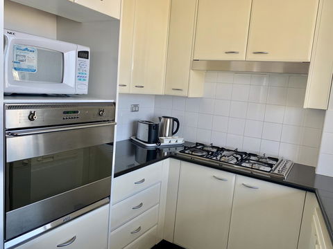Castle Serviced Apartments - Accommodation Rockhampton 1