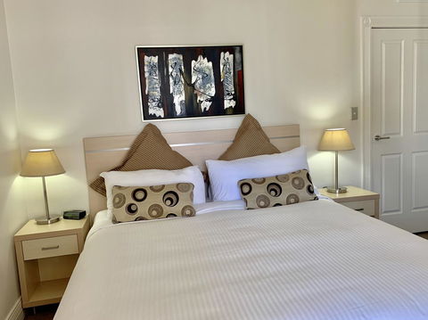 Castle Serviced Apartments - Accommodation Rockhampton 8