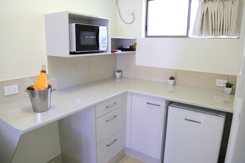 Bay Motel - Accommodation Rockhampton 9