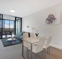 Cozy apartment with Water view plus Winter garden - Accommodation Rockhampton