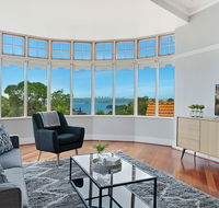 Huge Harbour View Apartment In Historic Home - Accommodation Rockhampton