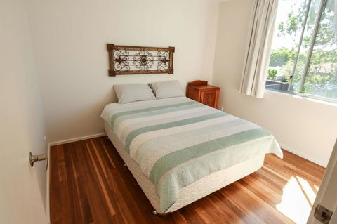 Valla's Beach House - Accommodation Rockhampton 19