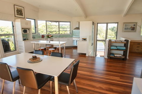 Valla's Beach House - Accommodation Rockhampton 10