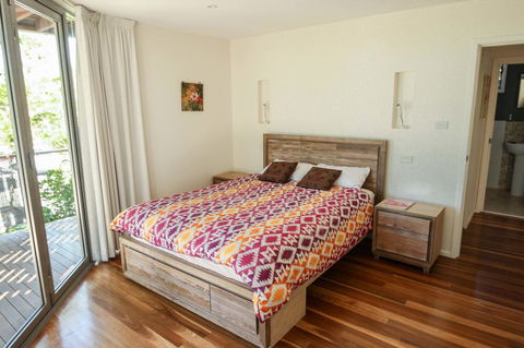 Valla's Beach House - Accommodation Rockhampton 17