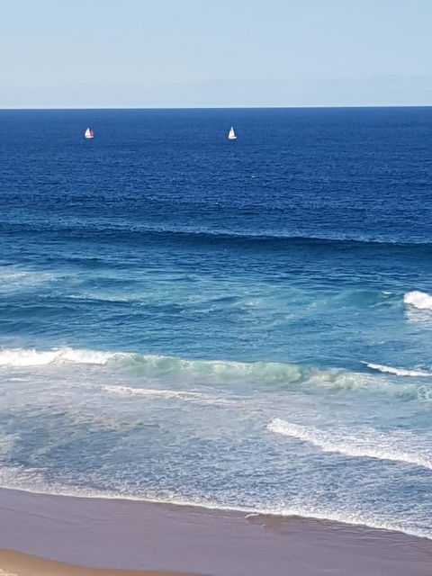 Arena Luxury Beachfront Apartment - Accommodation Rockhampton 21