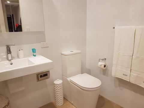 Arena Luxury Beachfront Apartment - Accommodation Rockhampton 30