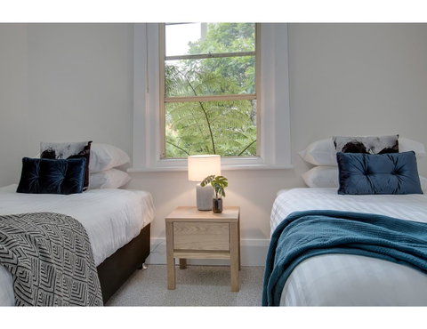 Large, Stylish And Quiet Penthouse Steps From Surf - Accommodation Rockhampton 18