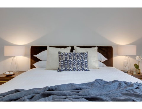 Large, Stylish And Quiet Penthouse Steps From Surf - Accommodation Rockhampton 7