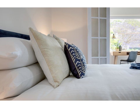 Large, Stylish And Quiet Penthouse Steps From Surf - Accommodation Rockhampton 8