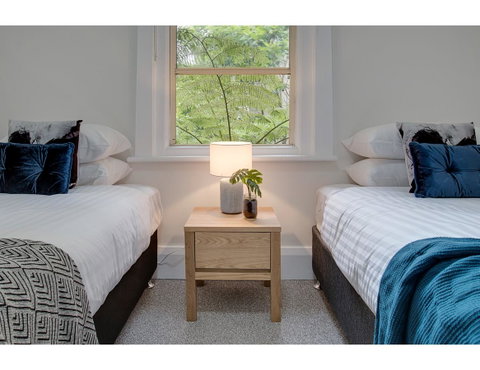 Large, Stylish And Quiet Penthouse Steps From Surf - Accommodation Rockhampton 17