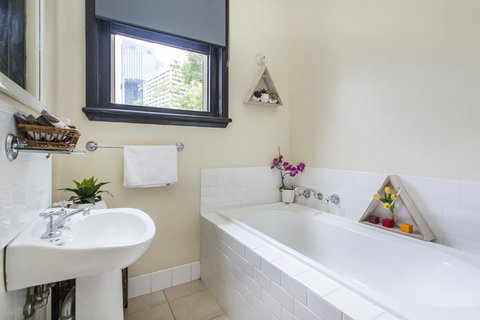 Sydney Harbour Bed And Breakfast - Accommodation Rockhampton 24