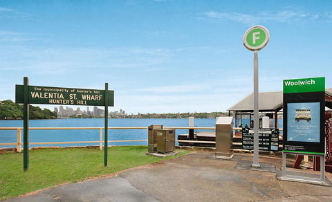 Elegant Family Home Close To Harbour And Views - Accommodation Rockhampton 16