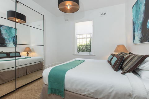 Elegant Family Home Close To Harbour And Views - Accommodation Rockhampton 1