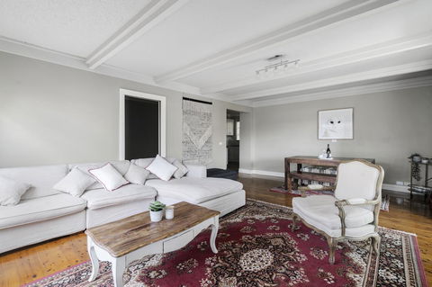 The Spa Cottage With HotTub, Netflix & Stan - Accommodation Rockhampton 16