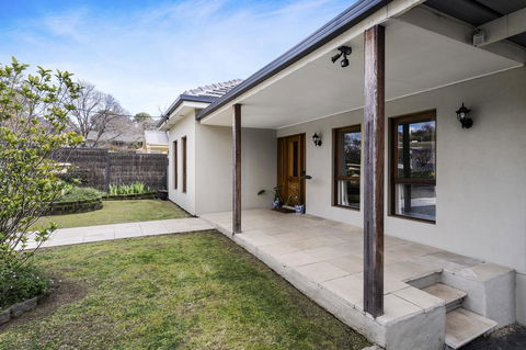 The Spa Cottage With HotTub, Netflix & Stan - Accommodation Rockhampton 17