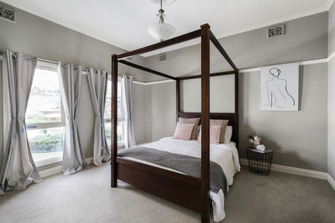 The Spa Cottage With HotTub, Netflix & Stan - Accommodation Rockhampton 7