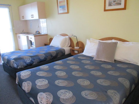 South Seas Motel - Accommodation Rockhampton 2
