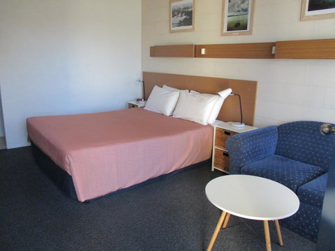 South Seas Motel - Accommodation Rockhampton 4