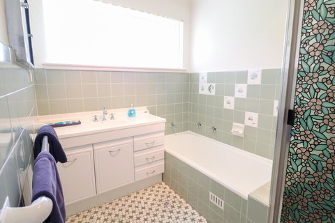 Coastal Horizons Beach House - Accommodation Rockhampton 11