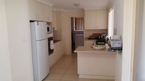 Twin Palms Holiday House At Lighthouse - Accommodation Rockhampton 6