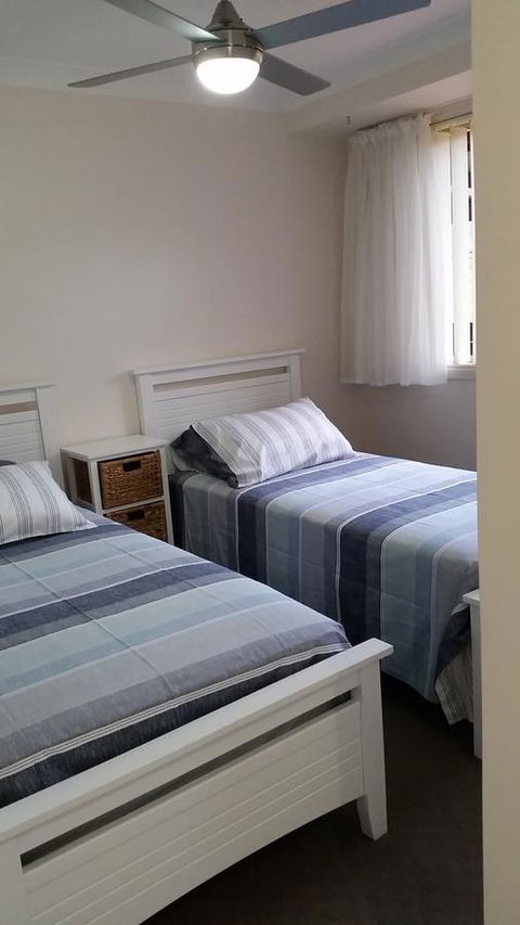Twin Palms Holiday House At Lighthouse - Accommodation Rockhampton 10