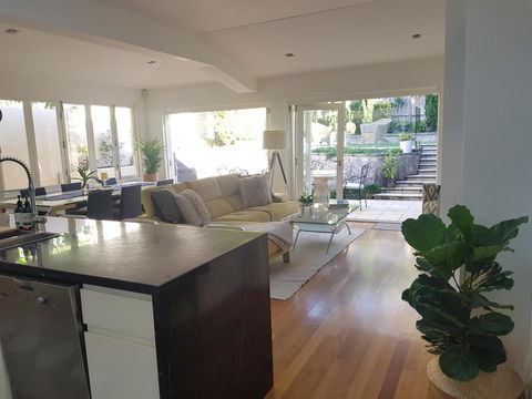 Private Room - Luxury Mosman Home - Accommodation Rockhampton 11