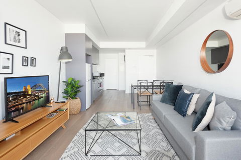 Newtown's Best Designer Apartment - Accommodation Rockhampton 1