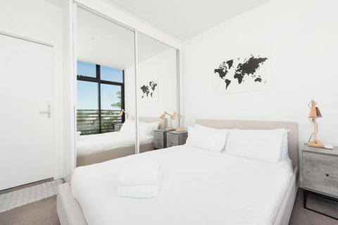 Newtown's Best Designer Apartment - Accommodation Rockhampton 9