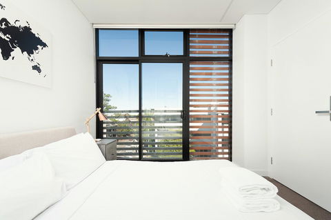 Newtown's Best Designer Apartment - Accommodation Rockhampton 8