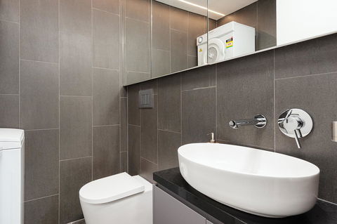 Newtown's Best Designer Apartment - Accommodation Rockhampton 3
