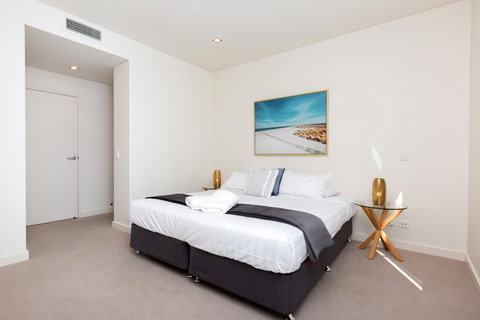 The Penthouse - Accommodation Rockhampton 13