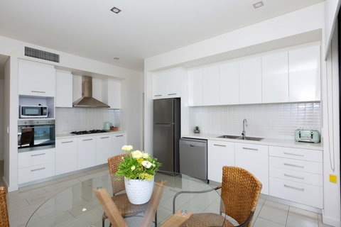 The Penthouse - Accommodation Rockhampton 6