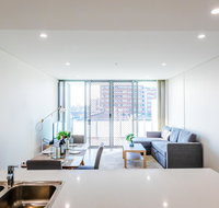 Near train station new 2 BR apt/free parking - Accommodation Rockhampton