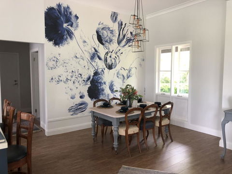 Chanticleer Gardens Barn Cottage With A Pool - Accommodation Rockhampton 31