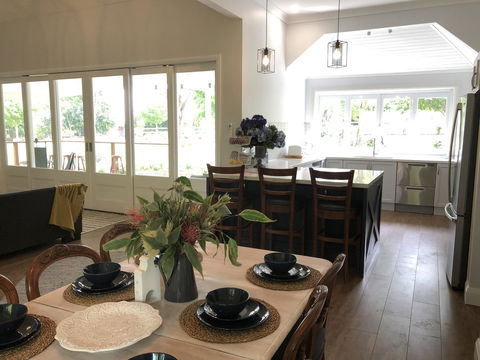 Chanticleer Gardens Barn Cottage With A Pool - Accommodation Rockhampton 29
