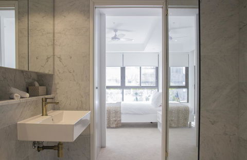 Cozy Apartment With Harbour Bridge View In Bondi - Accommodation Rockhampton 4