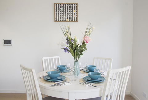 Cozy Apartment With Harbour Bridge View In Bondi - Accommodation Rockhampton 3