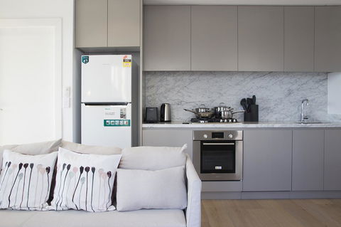 Cozy Apartment With Harbour Bridge View In Bondi - Accommodation Rockhampton 2