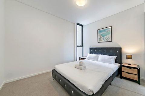 Stylish And Neat Two Bed Apartment In Wentworth Point - Accommodation Rockhampton 6