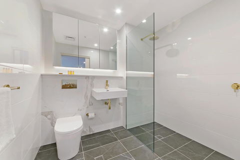 Stylish And Neat Two Bed Apartment In Wentworth Point - Accommodation Rockhampton 9