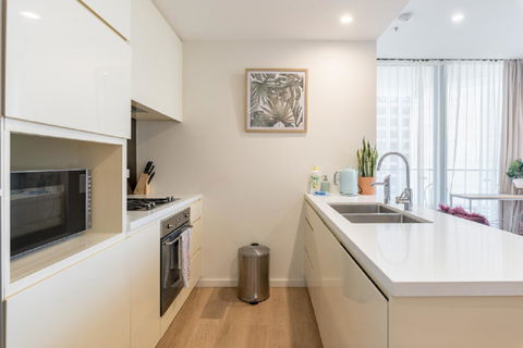 Sydney CBD Modern 2 Bedroom Apartment + Free Car Parking - Accommodation Rockhampton 20