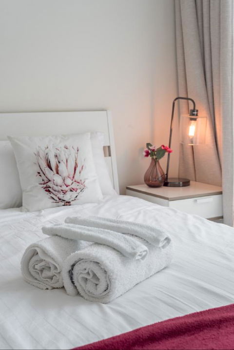 Sydney CBD Modern 2 Bedroom Apartment + Free Car Parking - Accommodation Rockhampton 10