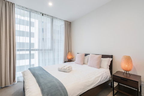 Sydney CBD Modern 2 Bedroom Apartment + Free Car Parking - Accommodation Rockhampton 14