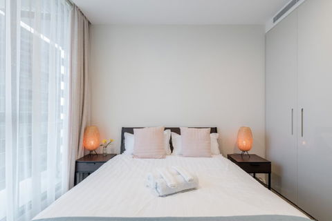 Sydney CBD Modern 2 Bedroom Apartment + Free Car Parking - Accommodation Rockhampton 13