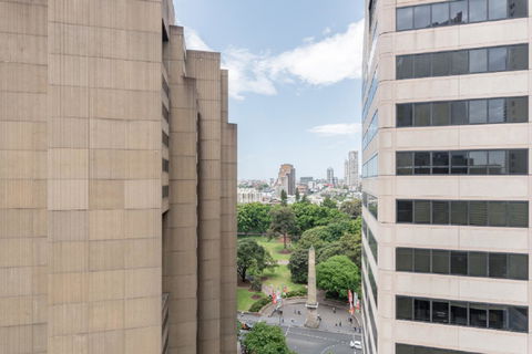 Sydney CBD Modern 2 Bedroom Apartment + Free Car Parking - Accommodation Rockhampton 31